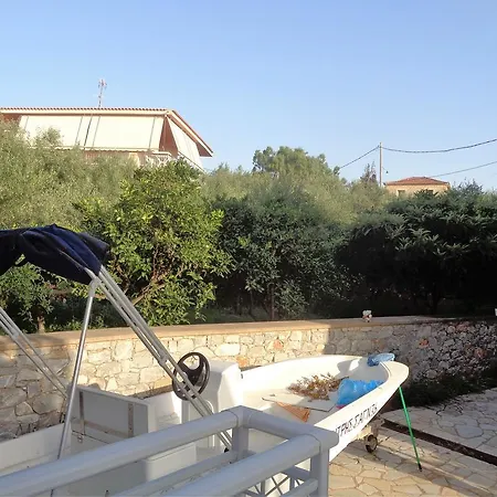 Manoleas Villas
