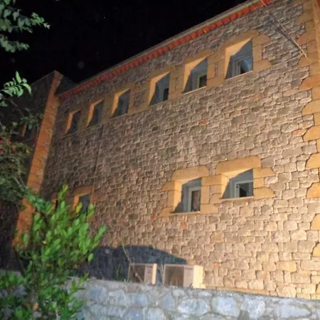 Manoleas Villas *
