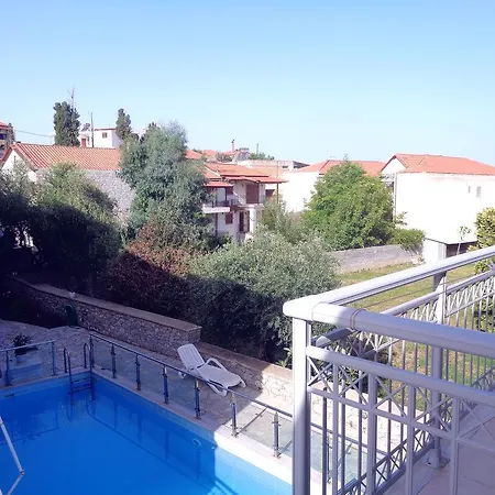 아파트 Manoleas Villas *