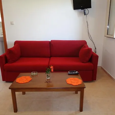 Manoleas Villas *