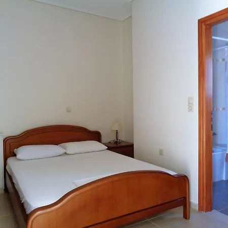 Manoleas Villas *