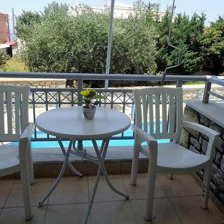 Manoleas Villas