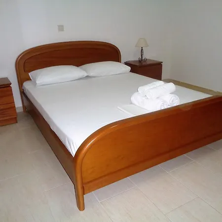 Manoleas Villas 스투파
